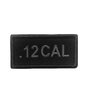 Patch calibre .12 brodé gris sur tissu noir