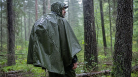 Cape militaire de pluie : &agrave; quoi sert-elle vraiment ?