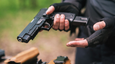 Quelles sont les armes de poing utilisées par les forces de l'ordre françaises ?