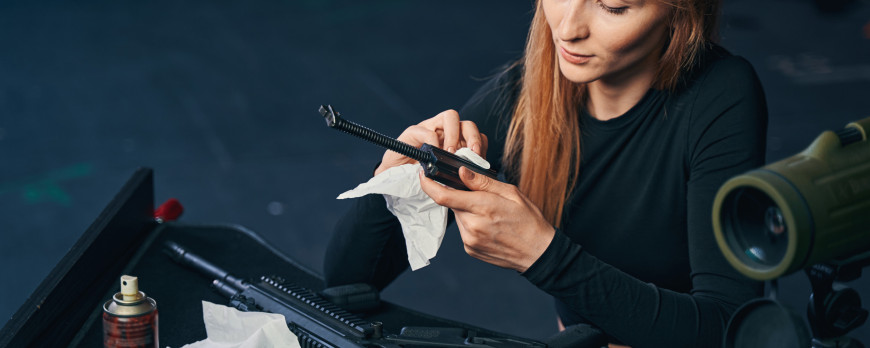 Que doit contenir le kit de nettoyage d'arme idéal ?
