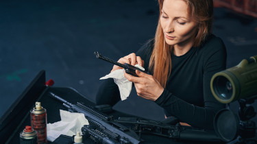 Que doit contenir le kit de nettoyage d'arme idéal ?