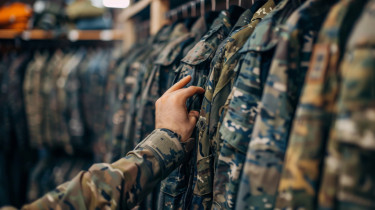 Quelles sont les vestes militaires embl&eacute;matiques utilis&eacute;es par les forces arm&eacute;es modernes FR, USA, ...