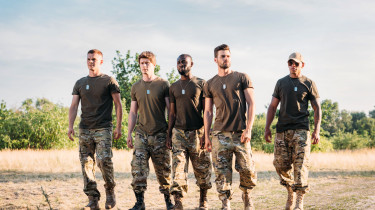 Comment choisir un t-shirt militaire de qualité : matières, finitions et confort