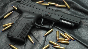 Le FN Five-seveN est-il le pistolet le plus innovant de sa génération ?