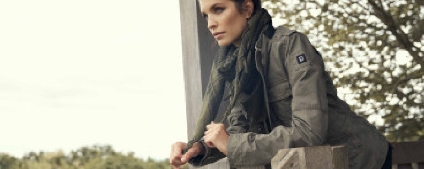 Brandit pour femme : quelles pièces adopter et comment les porter ?
